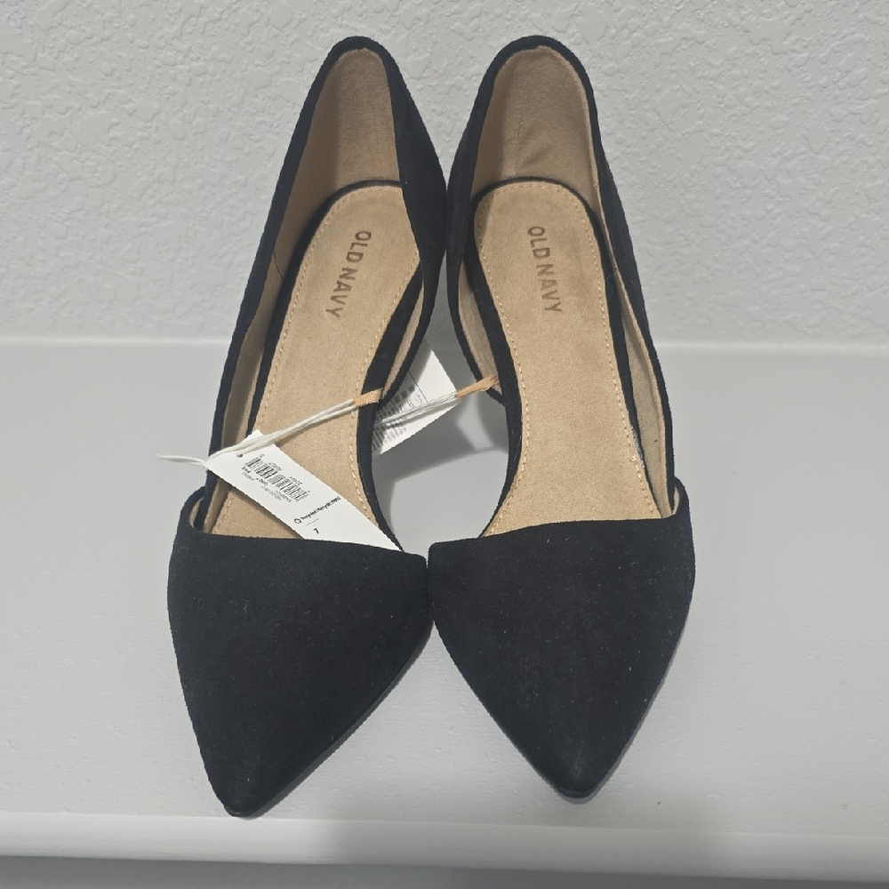 Old Navy Black Pointed Heels